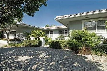 1st image of 2365 Magnolia Dr