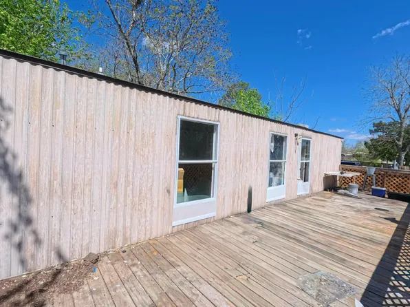 810 N Battlebell Rd, Highlands, TX 77562