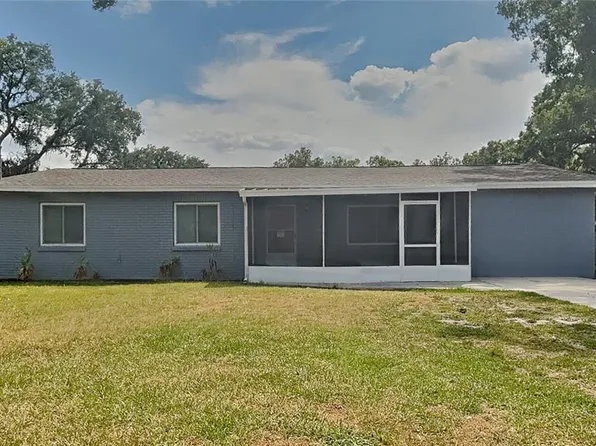 2105 Oakview Ln, Plant City, FL 33566