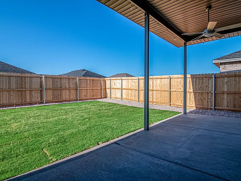 2060 Acacia Ln — Photo 18