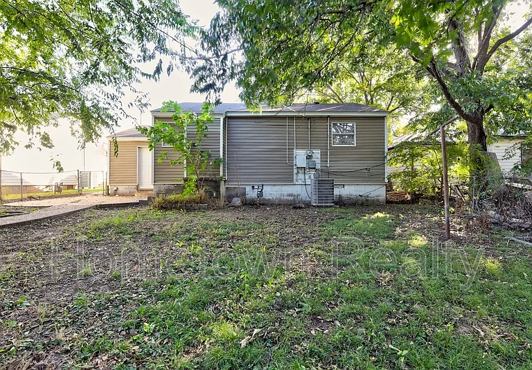 9809 N McKinley Ave — Photo 33