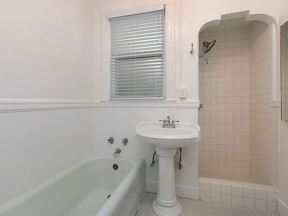 3rd image of 2395 Pacific Ave APT 305