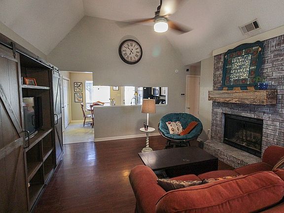 Entrance/Living Room