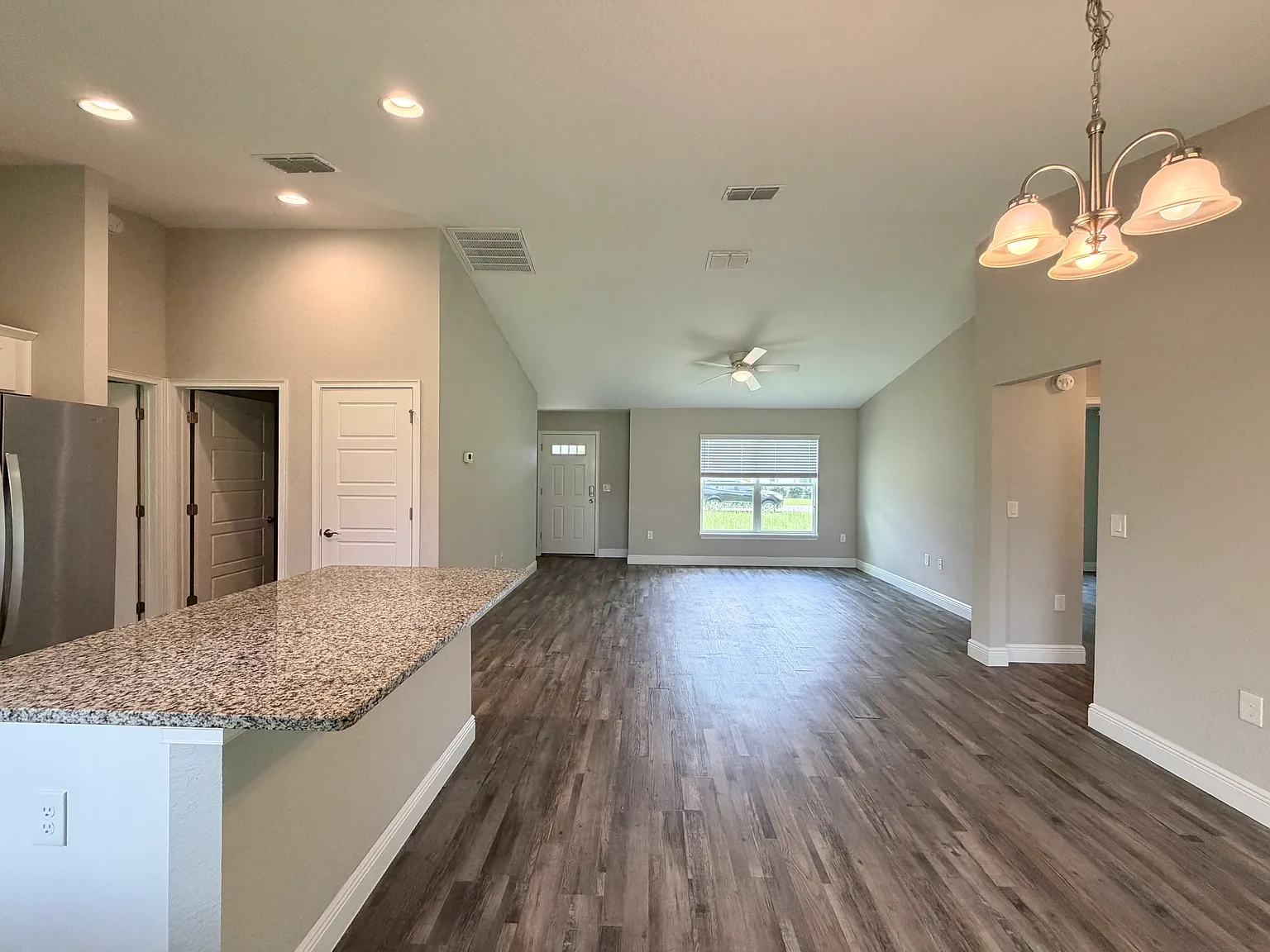 3 bed, 1453 sqft, $1,795 — Photo 3