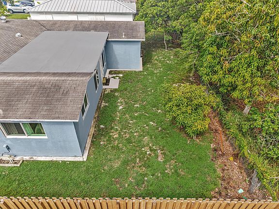 2nd image of 5260 SW 6TH Place