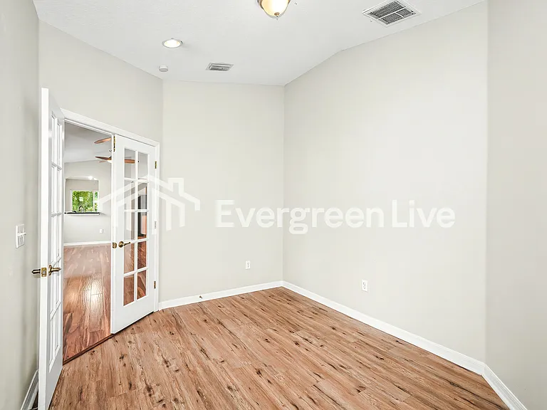 9810 Edmonton Dr — Photo 6