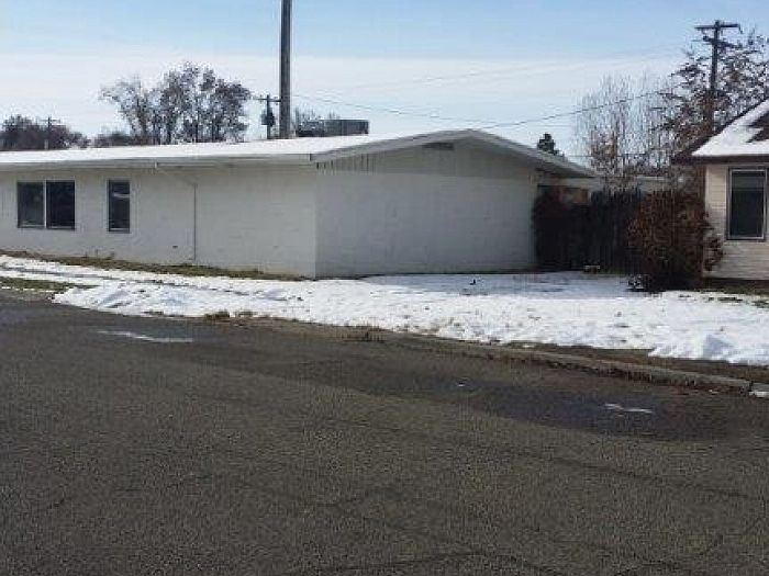 2nd image of 585 NW 1st St