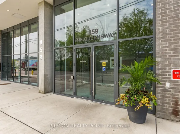 859 The Queensway #212, Toronto, ON M8Z 1N8