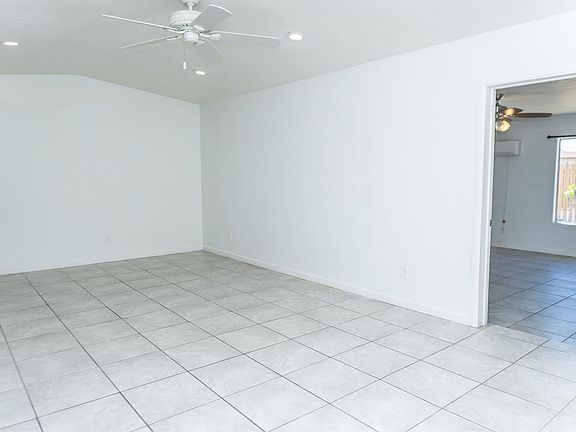 5th image of 1827 W 18th St