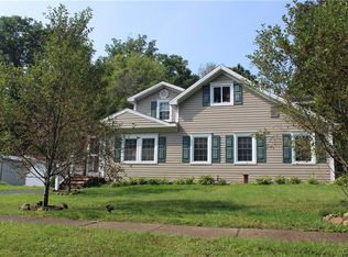 213 Valley Dr, Elbridge, NY 13060