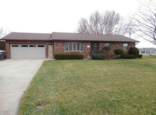 303 Paw Paw St, Three Oaks, MI 49128