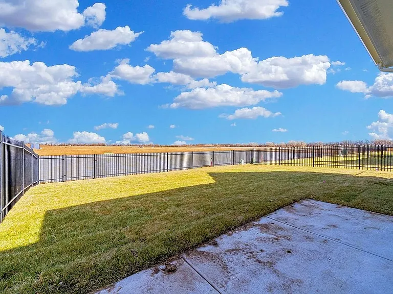 2141 E Elk Ridge Ave — Photo 16