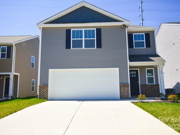 82 Providence Walk Dr, Hendersonville, NC 28792