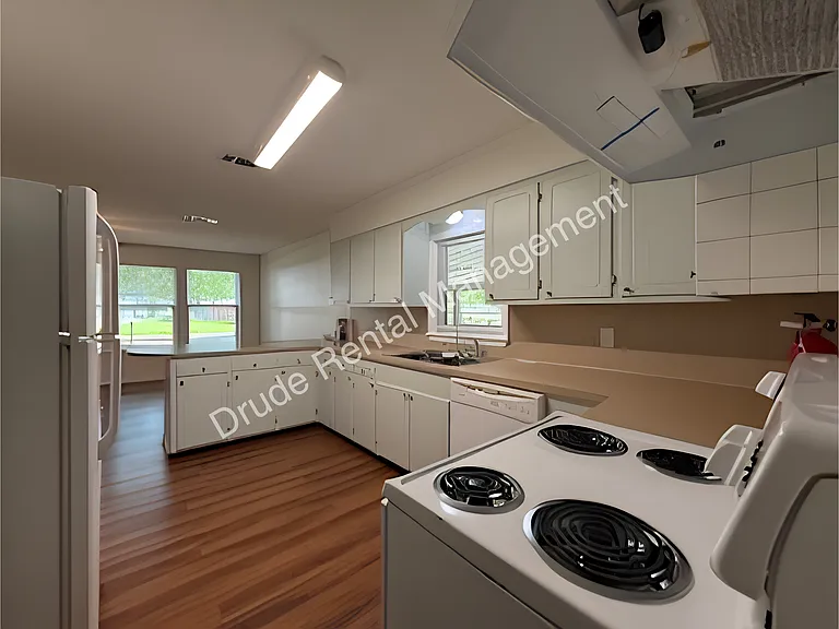 30121 Julia St — Photo 19