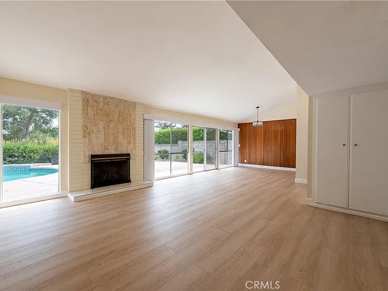 24221 Hatteras St — Photo 8