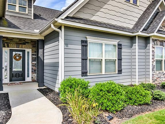 2nd image of 15 Winged Bourne Ct