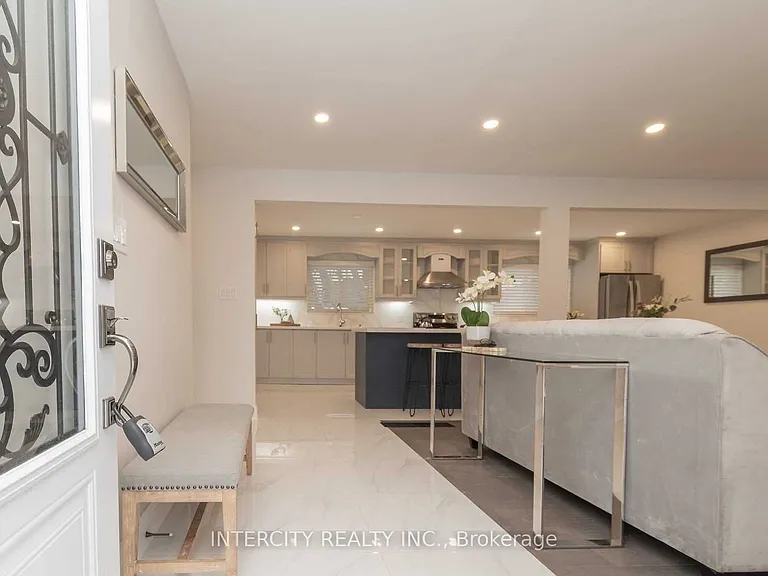 781 Drury Ln — Photo 6