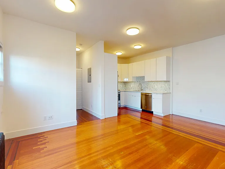 1433 Clay St #15 — Photo 13