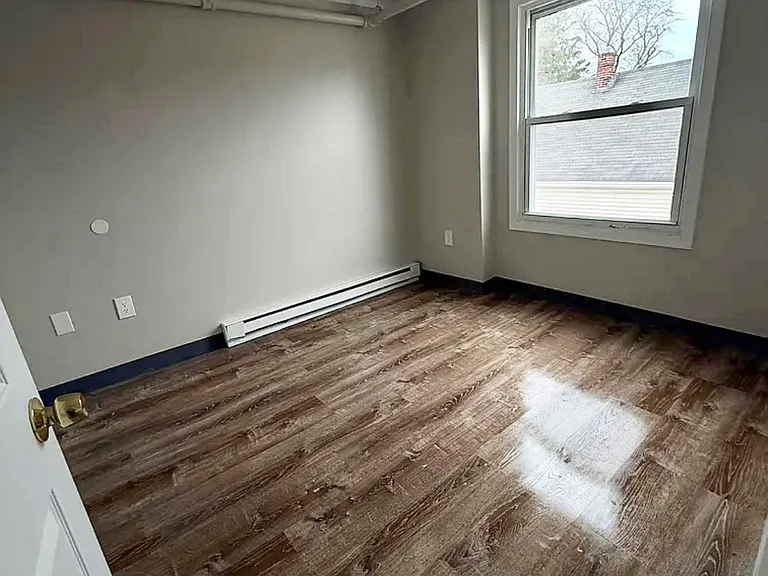 49 Harbor Ave #5 — Photo 8