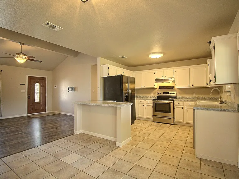 117 Dover Dr — Photo 8