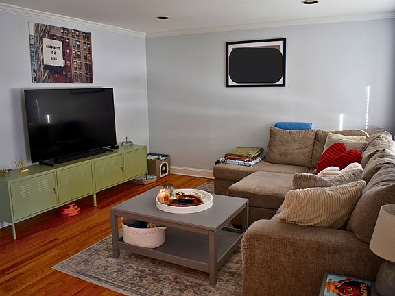 3rd image of 179 Baltusrol Ave