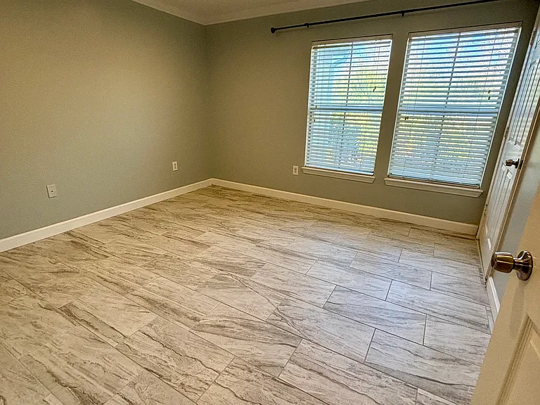 18169 Sterling Gate Cir — Photo 9