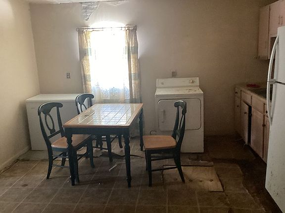 4th image of 3012 1st St