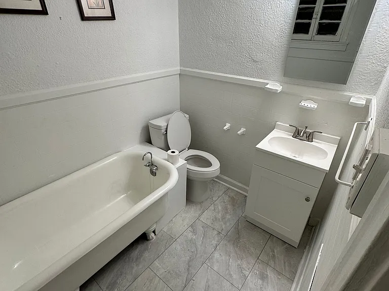 1035 N Kenwood Ave — Photo 7
