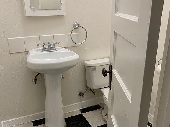 4th image of 1013 Mission St APT 5