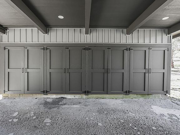 5th image of 984 Sunbury Rd