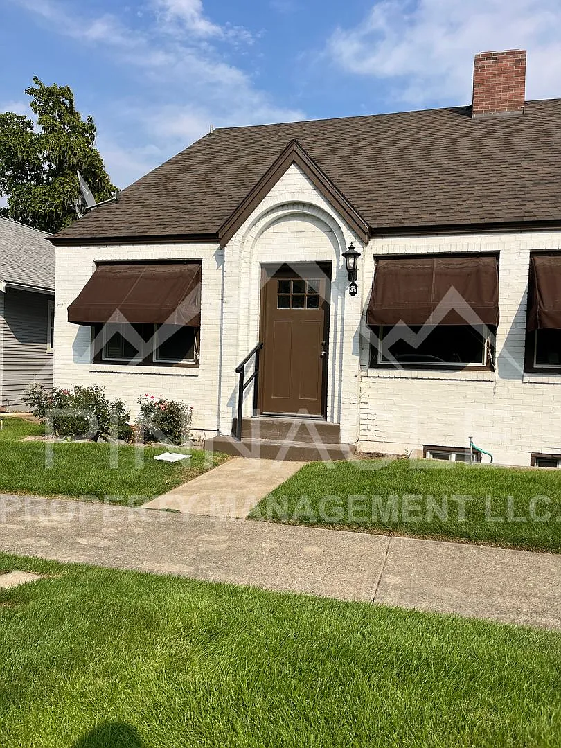 3 Chicago Ave — Photo 1