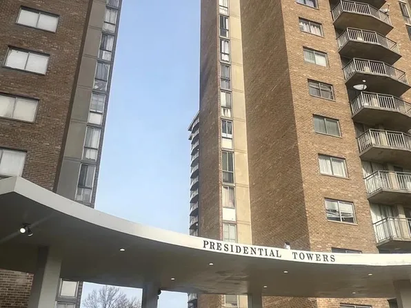 1836 Metzerott Rd APT 422, Hyattsville, MD 20783