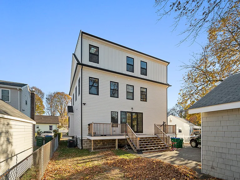 19 Shirley Rd — Photo 23