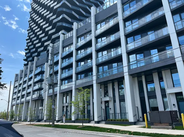36 Zorra St #3009, Toronto, ON M8Z 0G5