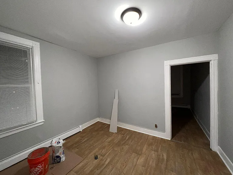 1317 44th St #2R — Photo 12
