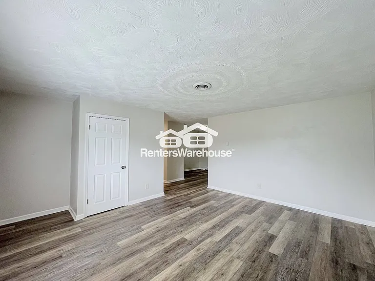 2912 Doris Ave — Photo 4