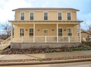 233 E 10th St, Fayetteville, AR 72701