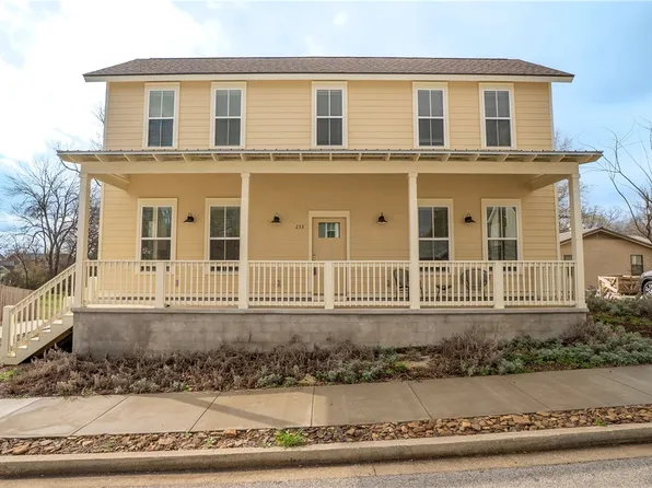 233 E 10th St, Fayetteville, AR 72701