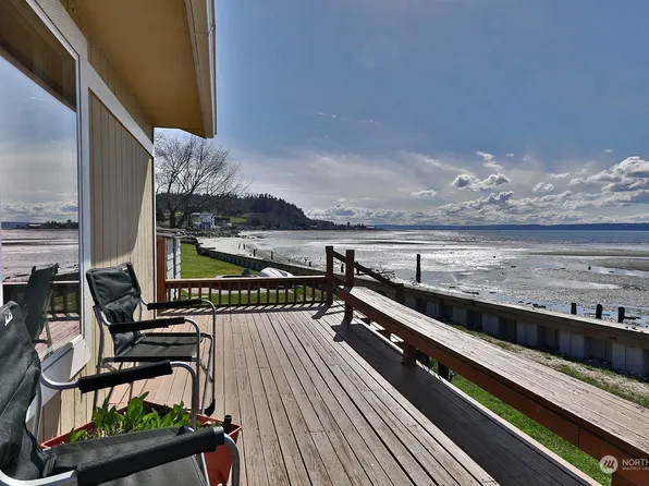 7272 Mill Beach Lane, Clinton, WA 98236