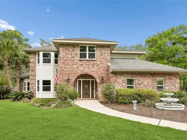 685 N Beau Chene Dr, Mandeville, LA 70471