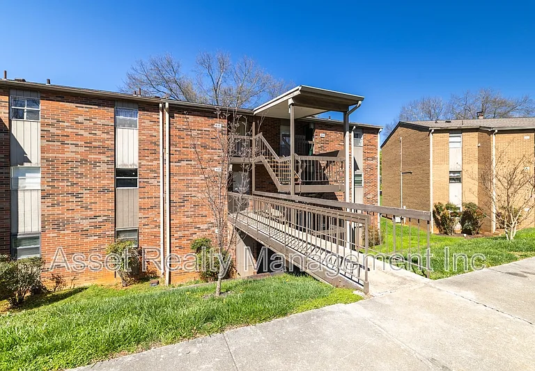 431 Canberra Dr #431 — Photo 1