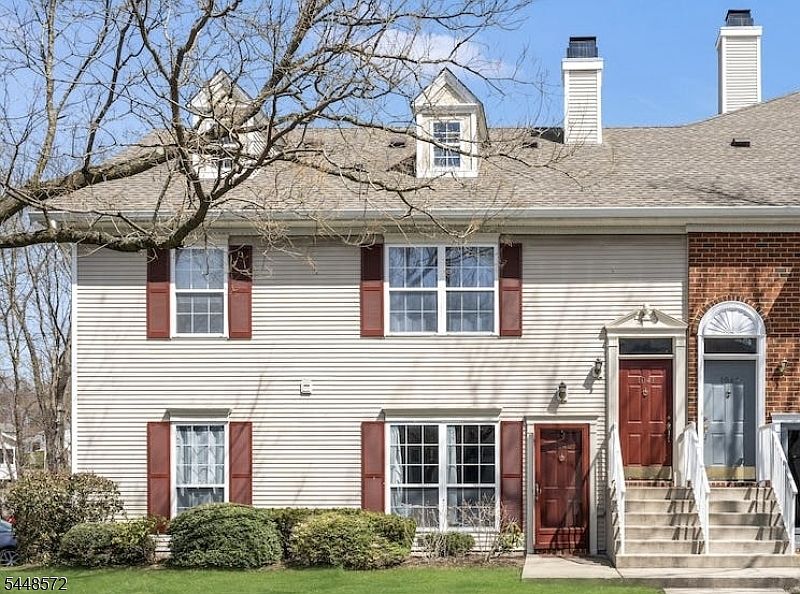 1st image of 1041 Cumberland Ct