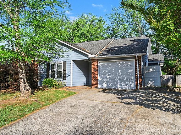 3rd image of 3209 Green Meadow Way