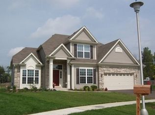 152 Winding Hill Dr, Elgin, IL 60124