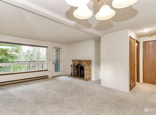 12709 NE 116th St APT C201, Kirkland, WA