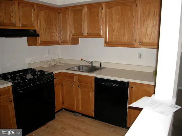 207 Salem Ct #11 — Photo 6
