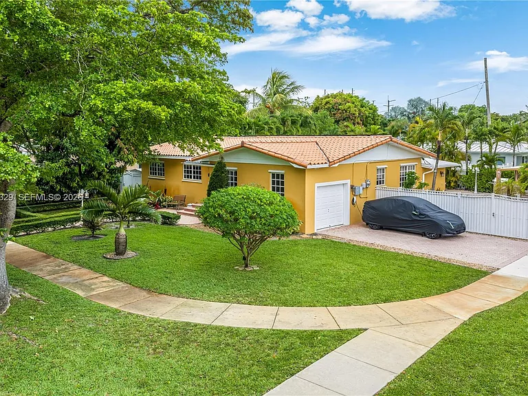 1380 Miami Springs Ave — Photo 32