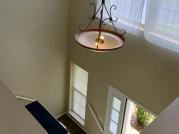 1522 Meadowsedge Ln, Carpentersville, IL 60110