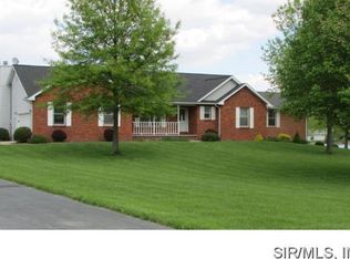 320 Northfork Dr, Brighton, IL 62012