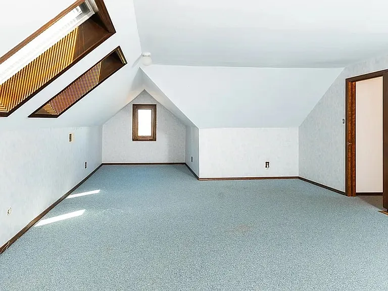 1209 E University St — Photo 25
